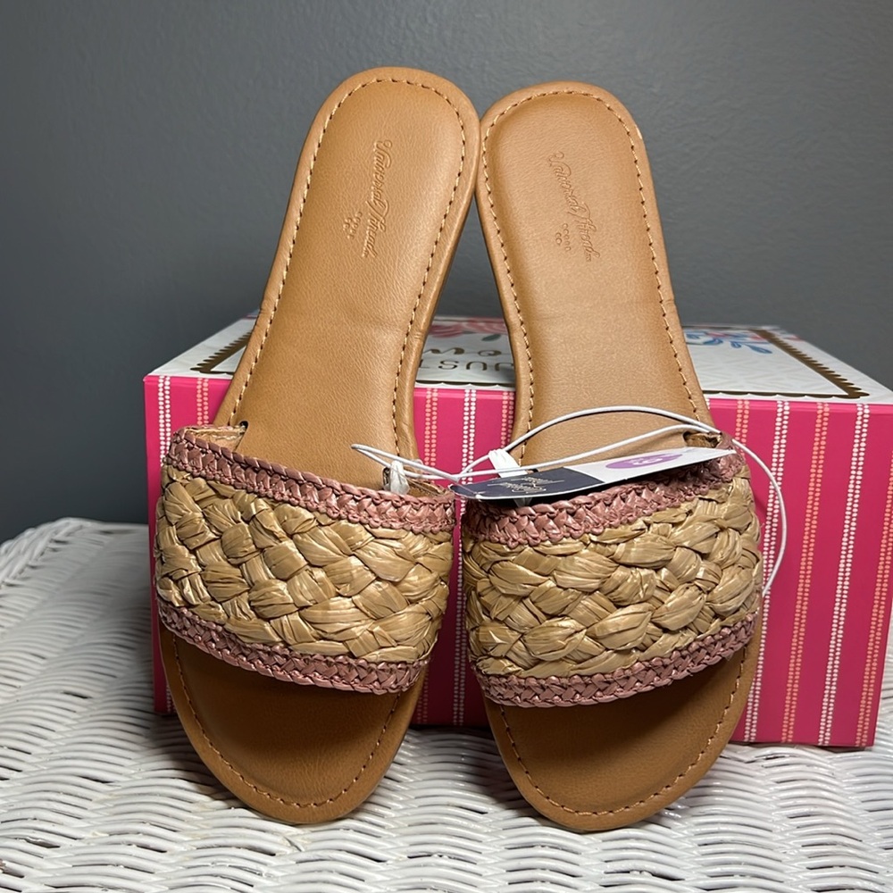 Universal Thread Dez Woven Slides - Picture 2 of 8